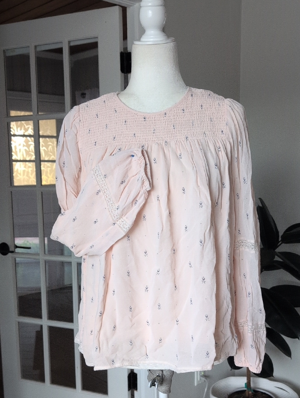 Wilfred Aritiza Blush Pink Smocked Yoke Peasant Blouse XS